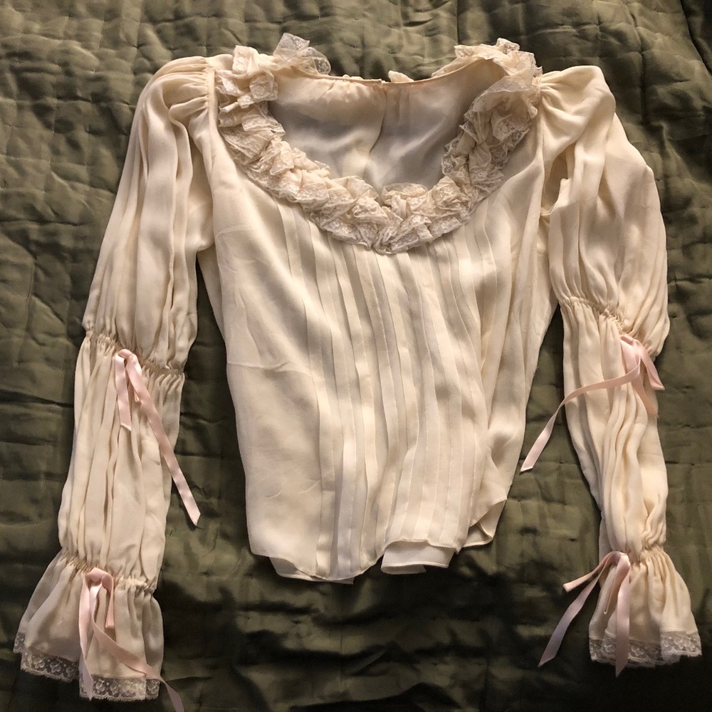 GORGEOUS vintage couture ,Oscar de la RENTA 'double cut' silk blouse w/ ribbons